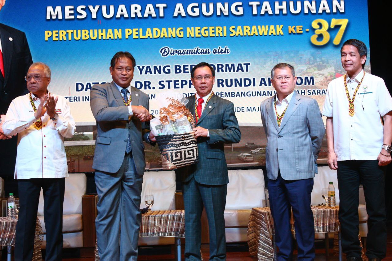 Bajet 2023: Tumpukan kepada golongan petani - UTUSAN SARAWAK